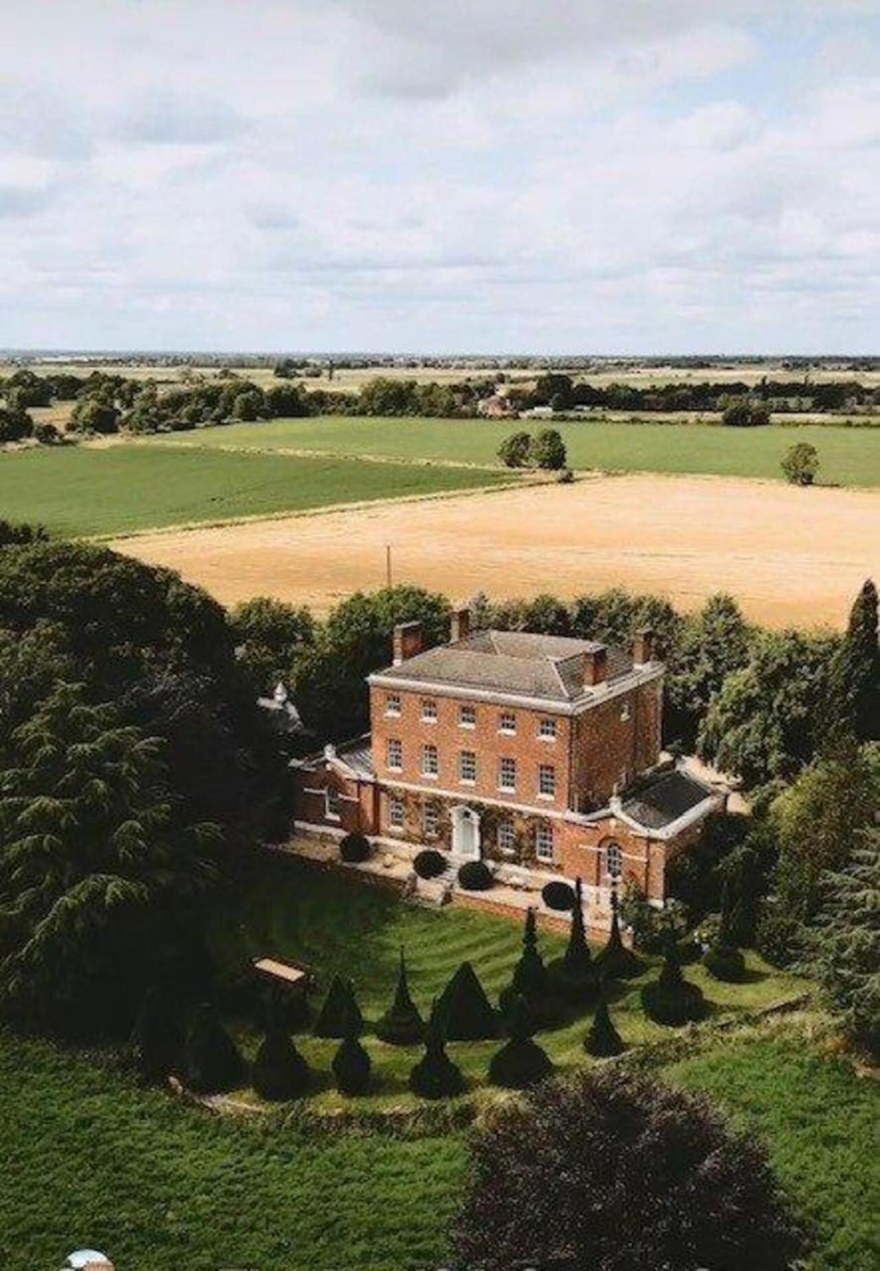 Cressy Hall - Historic Grade II Listed Manor, Gorgeous Topiary Garden Gosberton Экстерьер фото